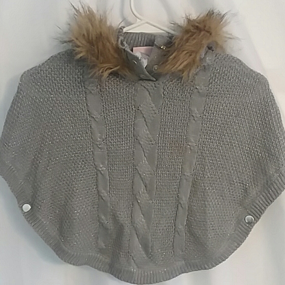 Little Lass Poncho - Picture 1 of 3